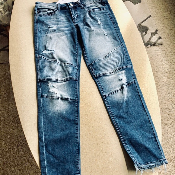 NEW! KANCAN DISTRESSED SKINNY JEANS IN SIZE 9 - Picture 5 of 6
